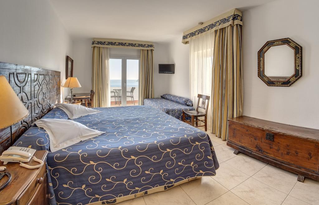Hotel Rocamar Cadaques Room photo